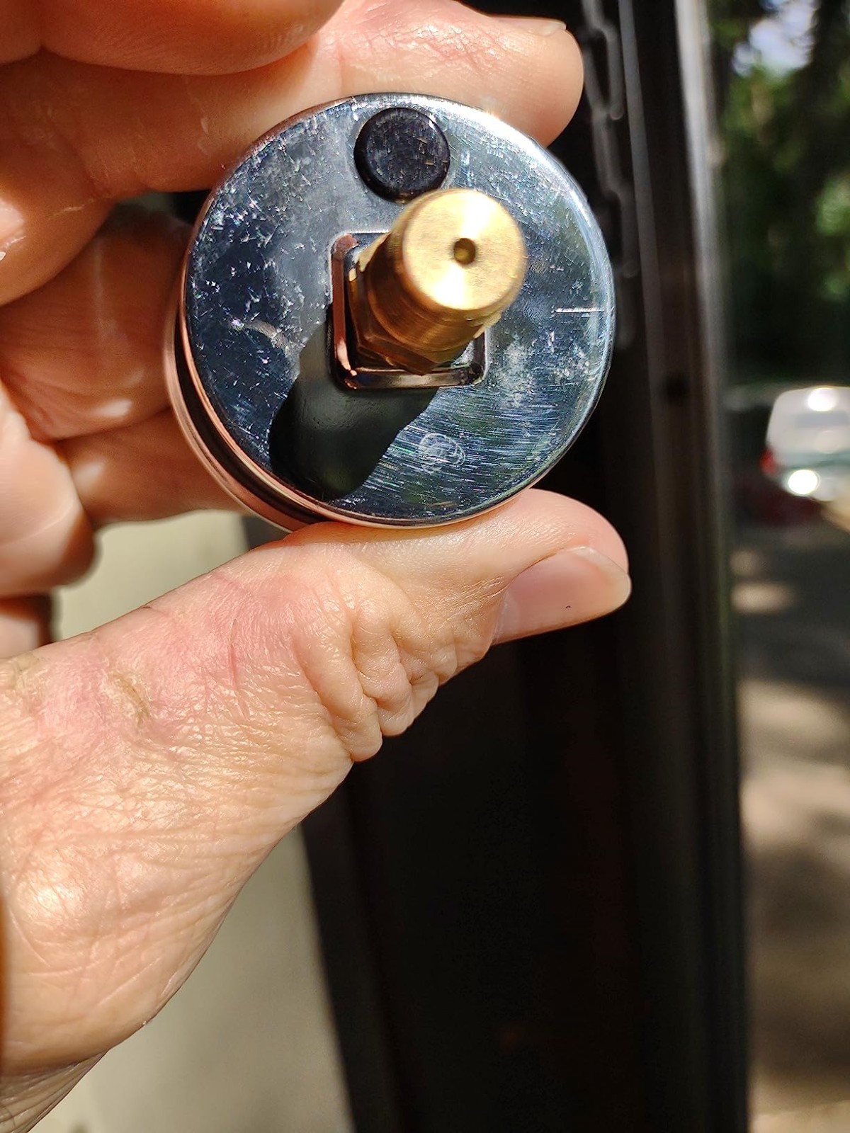 Automotive Fuel Pressure Gauge with Lower Mount Design and T-Fitting Adapter