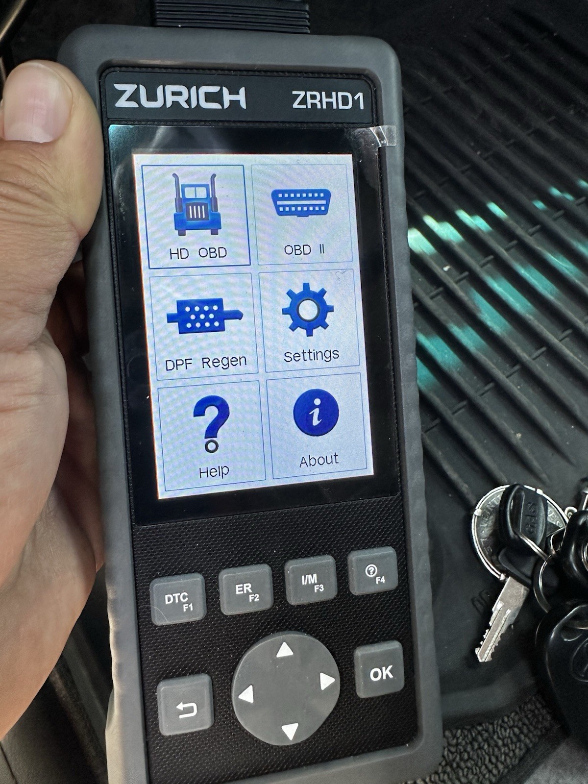Zurich Heavy Duty Truck Code Reader with 4″ LCD Screen ZRHD1