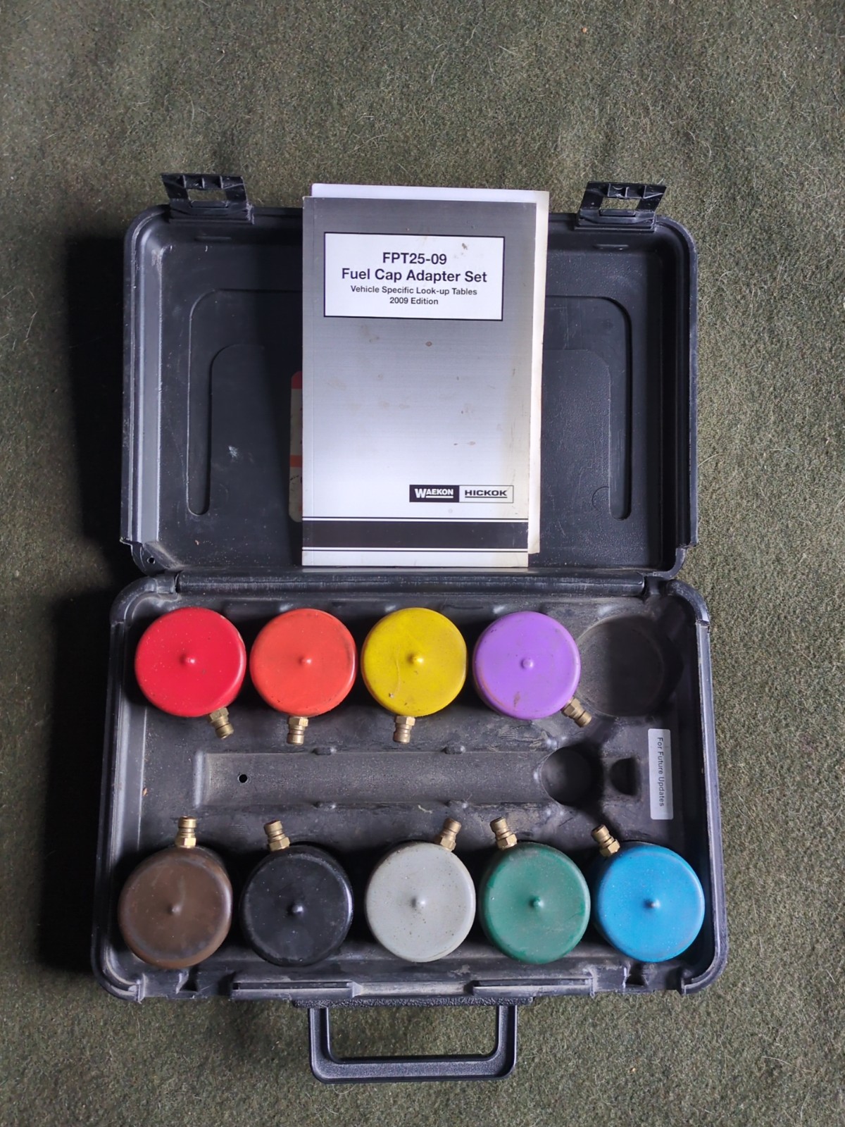 Waekon FPT25-09 I/M Fuel Cap Adapter Set Tester Vehicle Emissions w/Booklet Case