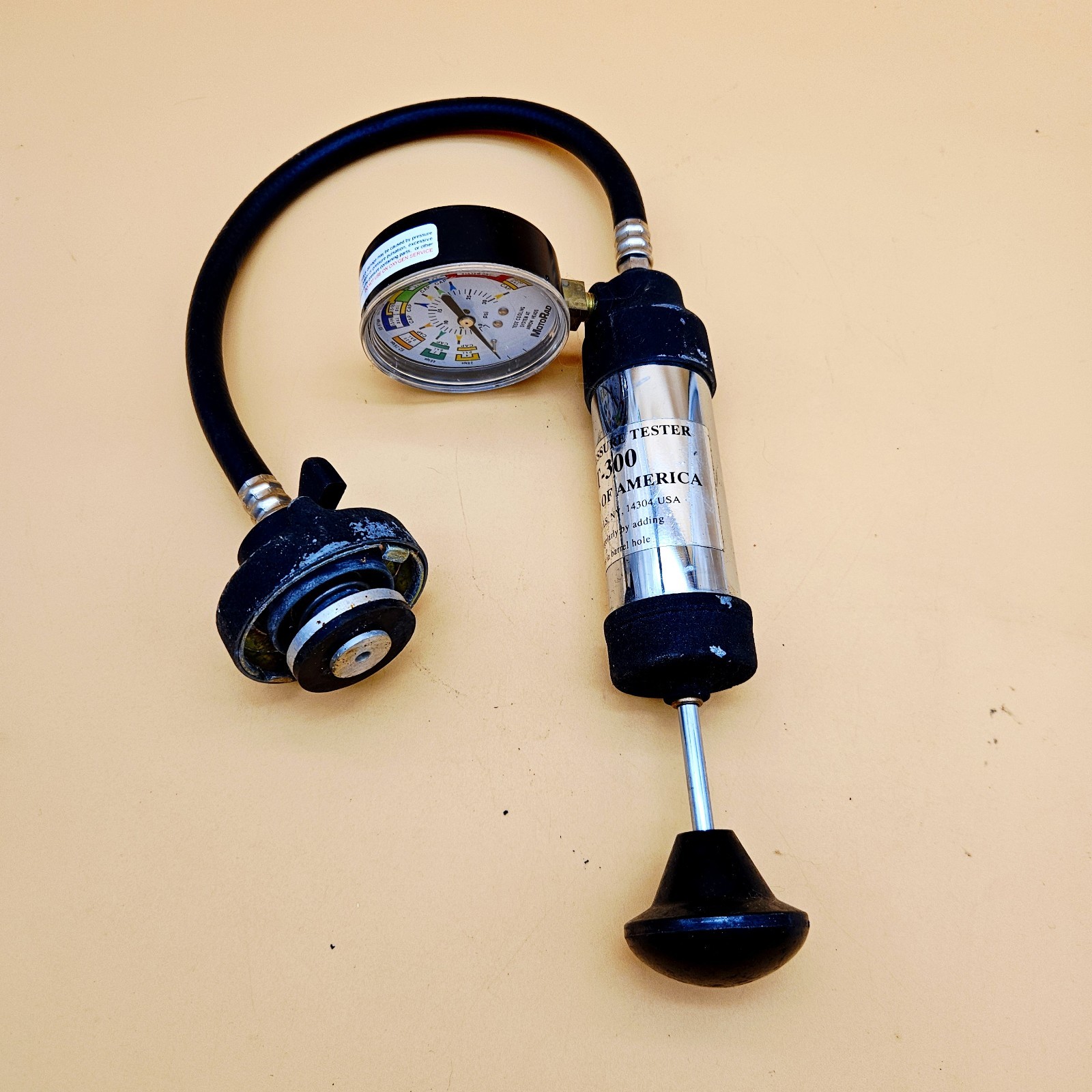 MotoRad MT300 Engine Coolant Pressure Testing System