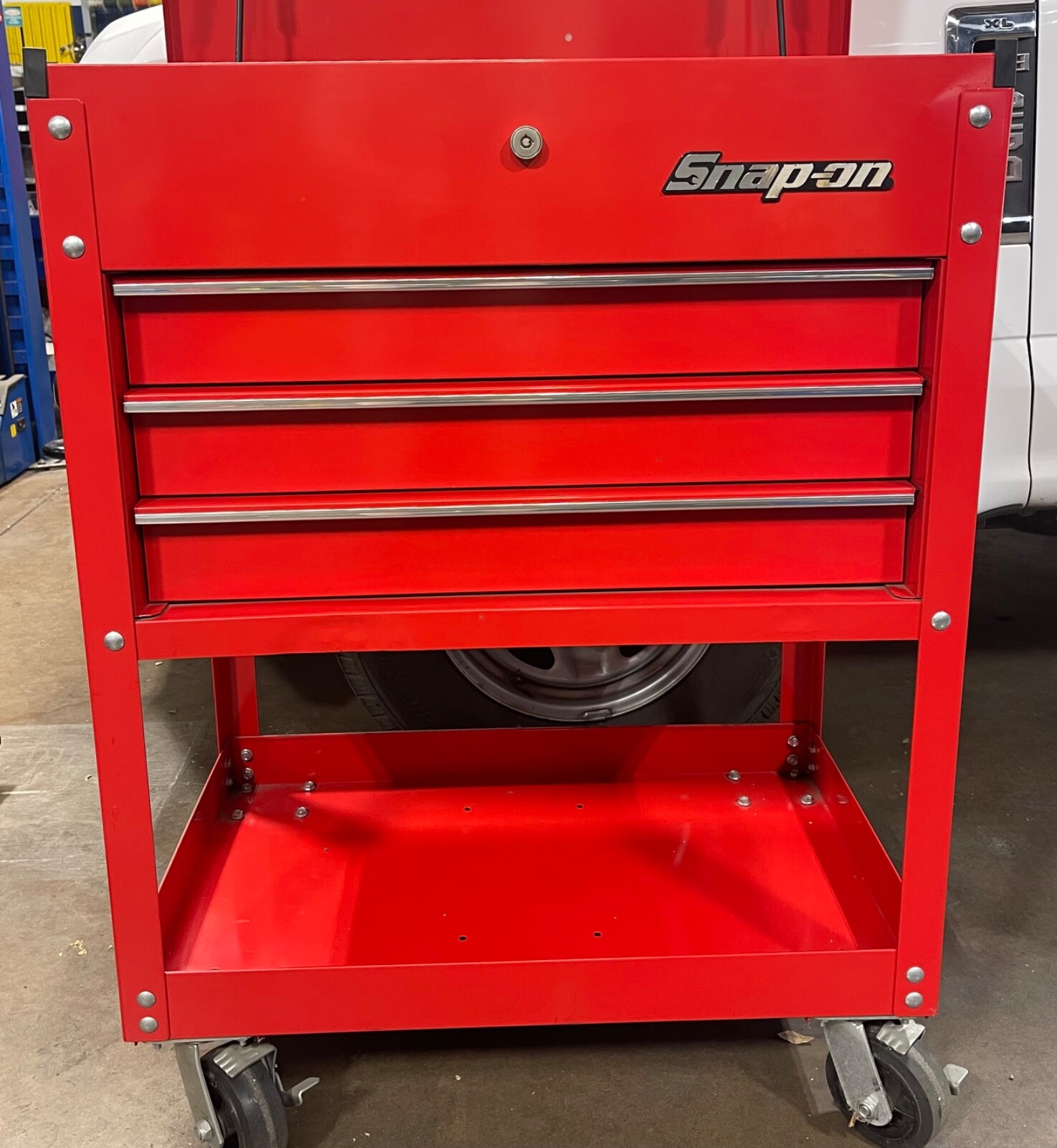 Snap-on Cart w/ Verus Edge and other diagnostic tools